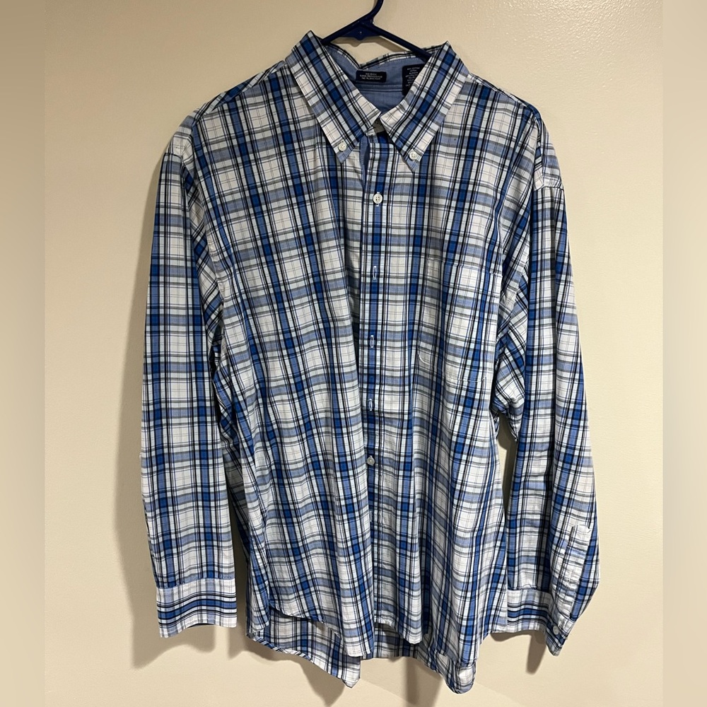 Men’s XL blue plaid IZOD button down dress shirt